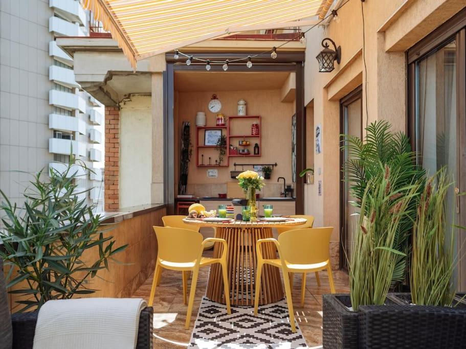 Terrasse Des Plongeurs Apartment Bukares Bagian luar foto