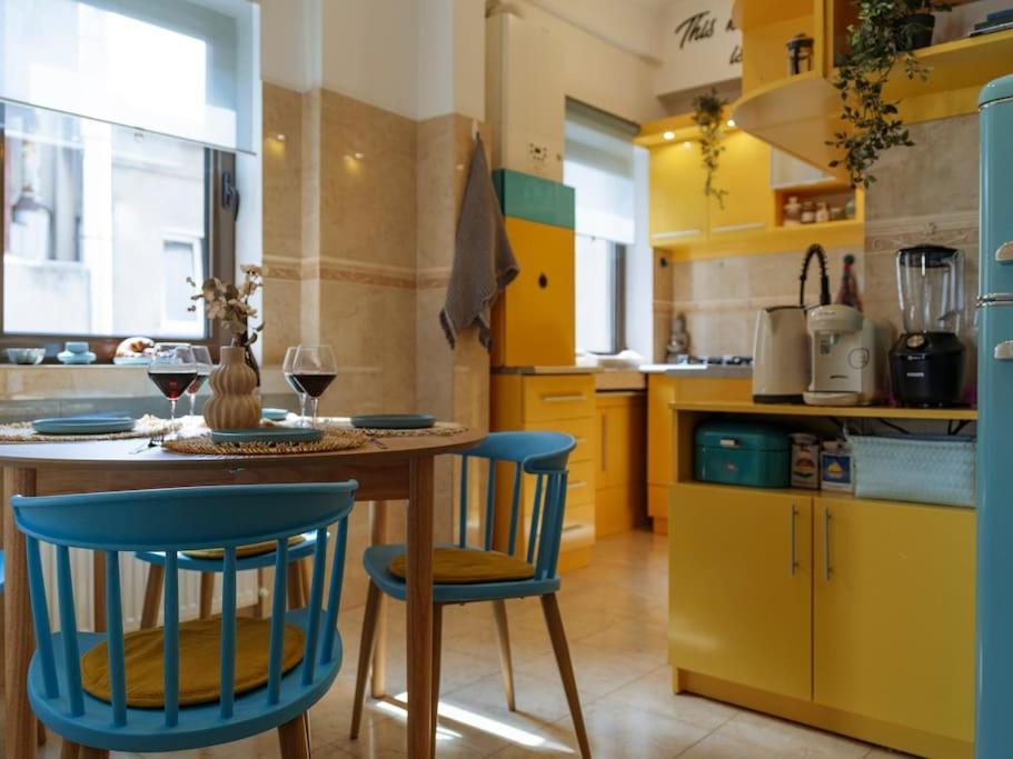Terrasse Des Plongeurs Apartment Bukares Bagian luar foto